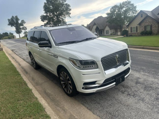 Used 2020 Lincoln Navigator Reserve image 1