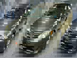 Used 2014 Toyota Camry L image 1