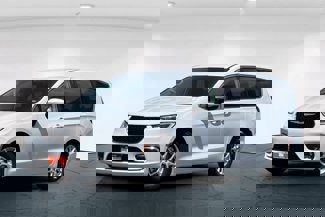 Used 2023 Chrysler Pacifica Touring-L image 1