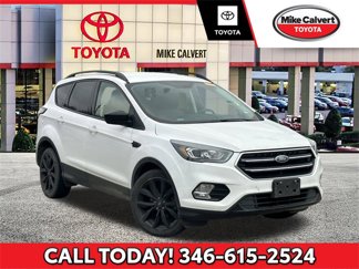 Used 2018 Ford Escape SE w/ SE Sport Appearance Package image 1