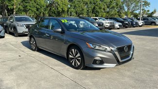 Used 2022 Nissan Altima 2.5 SL image 1