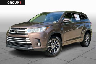 Used 2017 Toyota Highlander XLE image 1