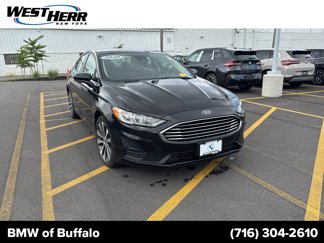 Used 2020 Ford Fusion SE image 1