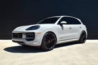 Used 2025 Porsche Cayenne GTS image 1