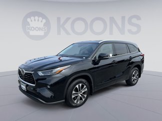 Used 2022 Toyota Highlander XLE image 1