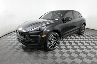 Certified 2023 Porsche Macan Turbo image 1