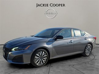 Certified 2024 Nissan Altima 2.5 SV image 1