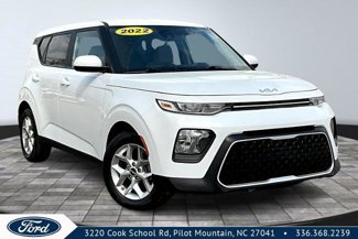 Used 2022 Kia Soul LX w/ Technology Package image 1