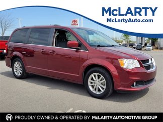 Used 2019 Dodge Grand Caravan SXT image 1