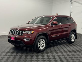 Used 2019 Jeep Grand Cherokee Laredo image 1
