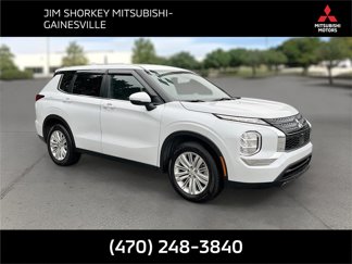 Used 2024 Mitsubishi Outlander ES image 1