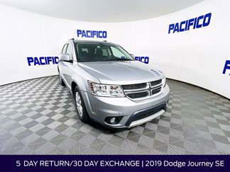Used 2019 Dodge Journey SE image 1