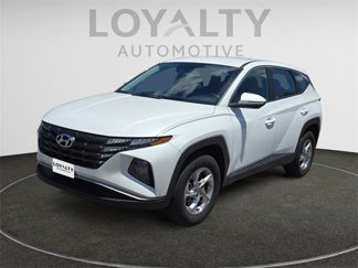 Used 2022 Hyundai Tucson SE image 1