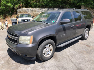 Used 2010 Chevrolet Suburban LT image 1