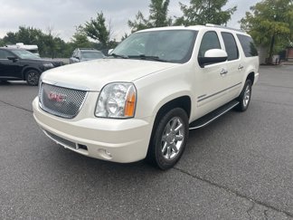 Used 2014 GMC Yukon XL Denali image 1