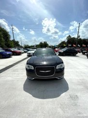 Used 2019 Chrysler 300 Limited image 1