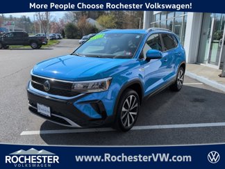 Used 2024 Volkswagen Taos SE w/ Panoramic Sunroof Package image 1