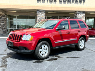 Used 2010 Jeep Grand Cherokee Laredo image 1
