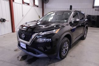 Used 2022 Nissan Rogue S image 1