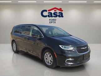 Used 2023 Chrysler Pacifica Touring-L image 1