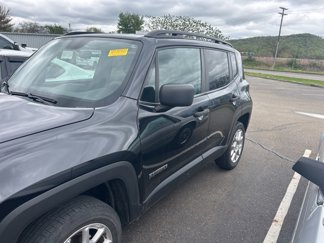 Used 2019 Jeep Renegade Sport w/ Sport Appearance Group image 1