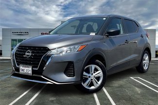 Used 2024 Nissan Kicks S image 1