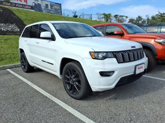 Used 2017 Jeep Grand Cherokee Altitude image 1