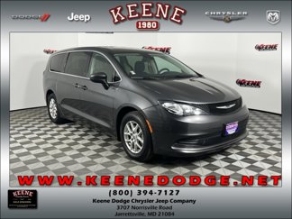 Used 2023 Chrysler Voyager LX image 1