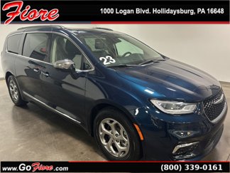 Used 2023 Chrysler Pacifica Limited image 1
