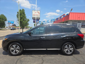 Used 2017 Nissan Pathfinder SL image 1