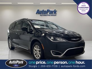 Used 2020 Chrysler Pacifica Touring-L image 1