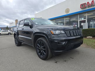 Used 2017 Jeep Grand Cherokee Altitude image 1