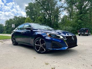 Used 2024 Nissan Altima 2.5 SR image 1