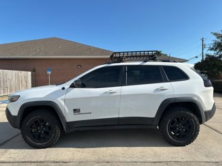 Used 2019 Jeep Cherokee Trailhawk image 1