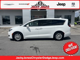 Used 2018 Chrysler Pacifica Touring Plus image 1