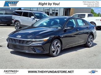 New 2025 Hyundai Elantra SEL image 1
