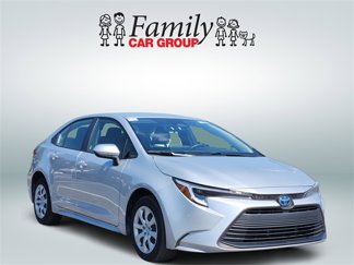 Used 2025 Toyota Corolla LE video 2