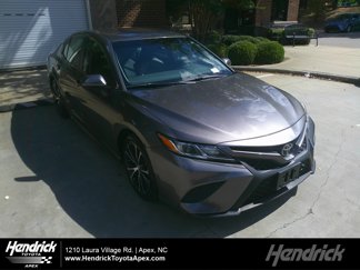 Used 2019 Toyota Camry SE image 1