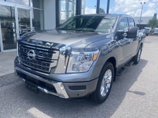Used 2024 Nissan Titan SV w/ SV Convenience Package image 1