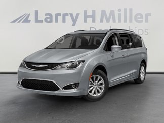Used 2017 Chrysler Pacifica Touring-L image 1