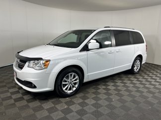 Used 2018 Dodge Grand Caravan SXT w/ Rear Park Assist Package image 1