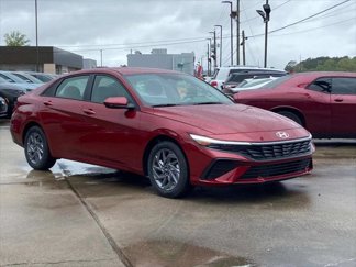 New 2024 Hyundai Elantra SEL image 1