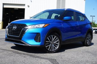 Certified 2022 Nissan Kicks SV image 1