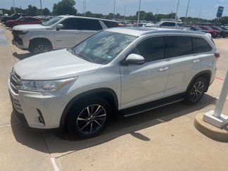 Used 2019 Toyota Highlander XLE image 1
