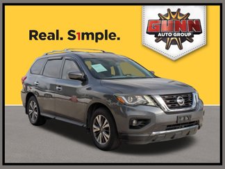 Used 2017 Nissan Pathfinder SV image 1