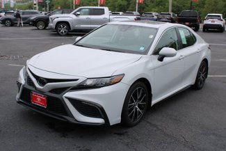 Certified 2023 Toyota Camry SE image 1