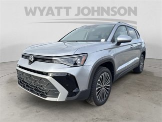 New 2025 Volkswagen Taos SE image 1