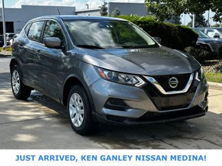 Used 2020 Nissan Rogue Sport S image 1