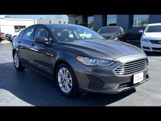 Used 2019 Ford Fusion SE image 1