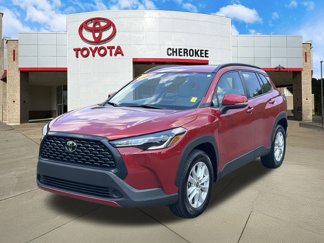 Used 2022 Toyota Corolla Cross LE image 1
